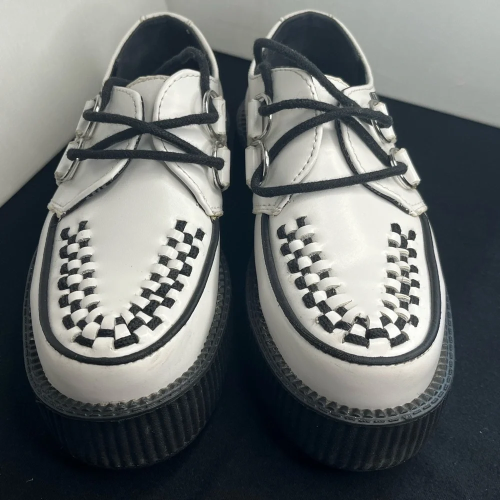 T.U.K women’s size